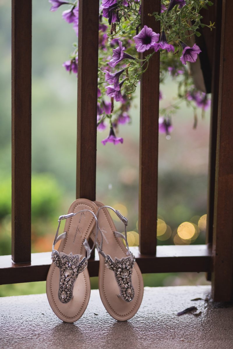 Lauren-lorraine-shoes-seattle-wedding-photographer-vannessa-kralovic.jpg