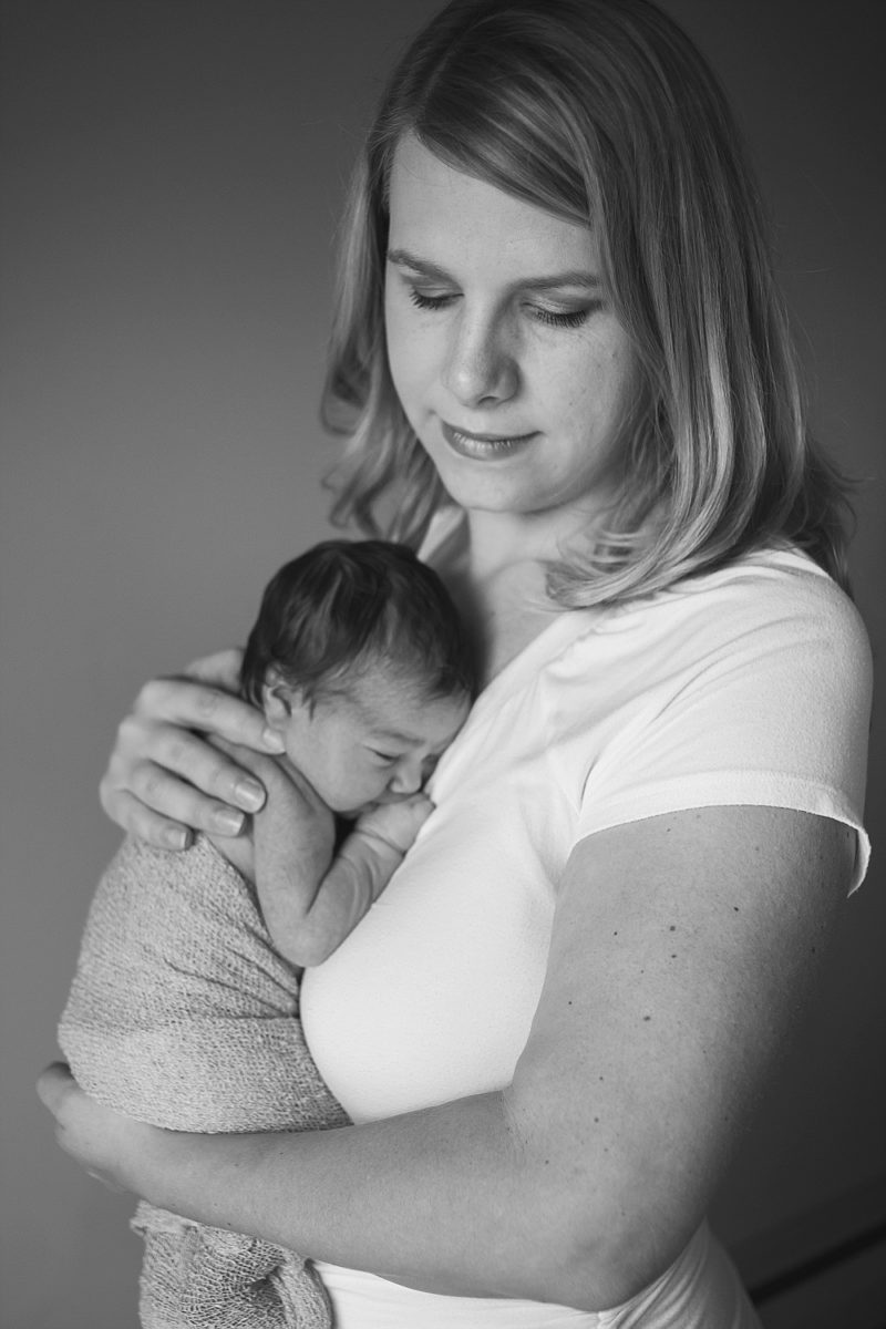 tacoma_newborn_photographer_mother_child.jpg